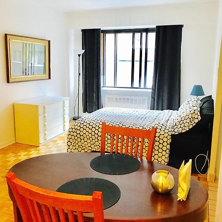 Stylish Montreal Apartment Comfortable Stay In The Golden Square Mile Exterior photo