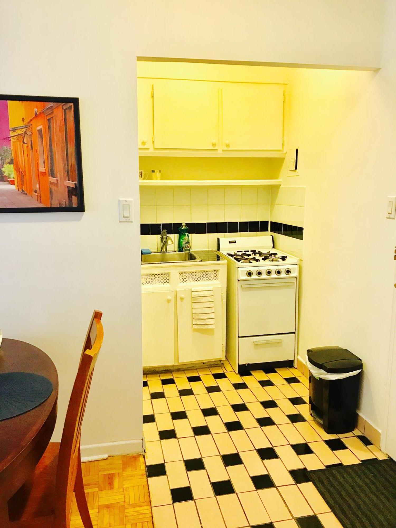 Stylish Montreal Apartment Comfortable Stay In The Golden Square Mile Exterior photo