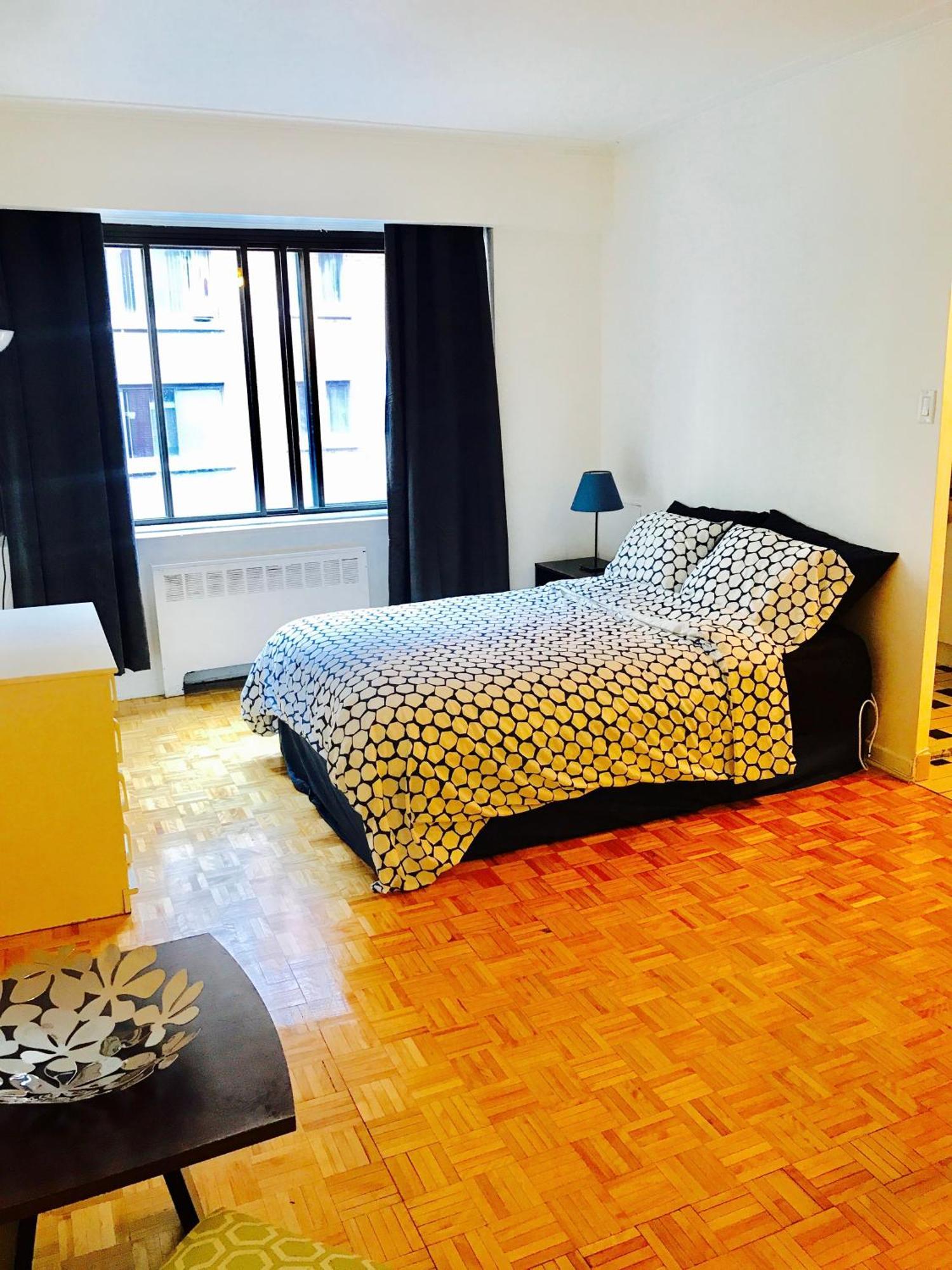 Stylish Montreal Apartment Comfortable Stay In The Golden Square Mile Exterior photo